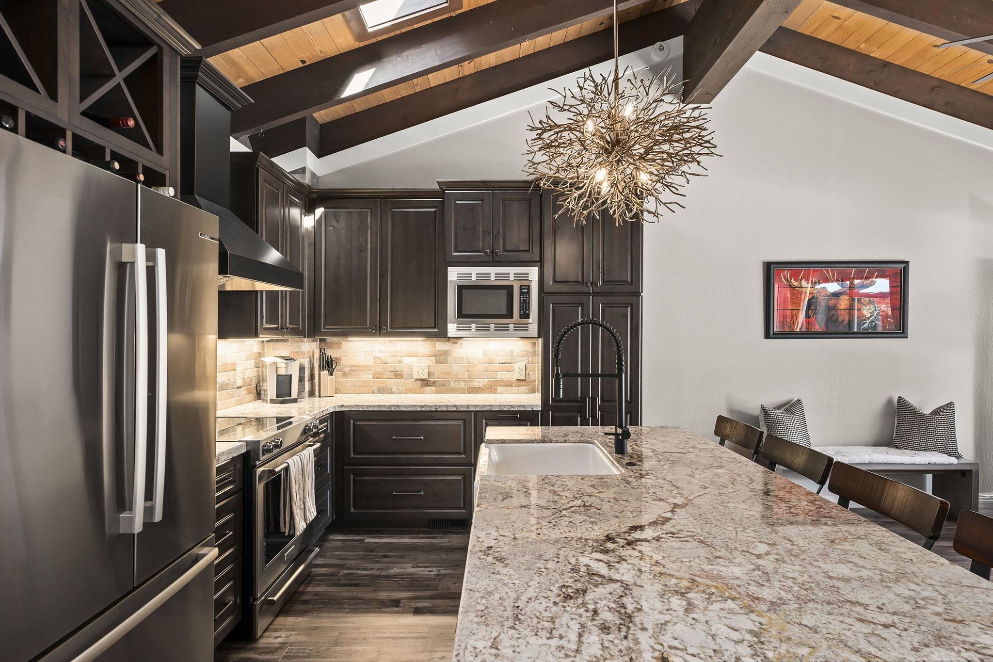 3600 North Lake Boulevard 88