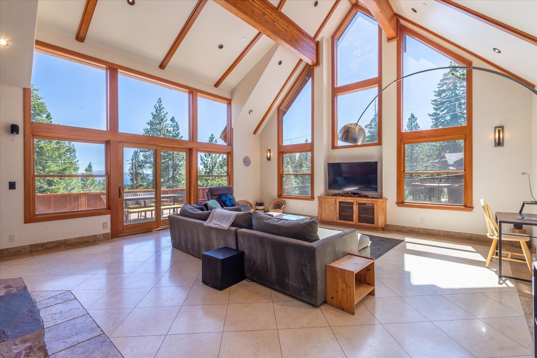 Kings Beach, California 96143, United States, 4 Bedrooms Bedrooms, ,3 BathroomsBathrooms,Residential,Active,10436