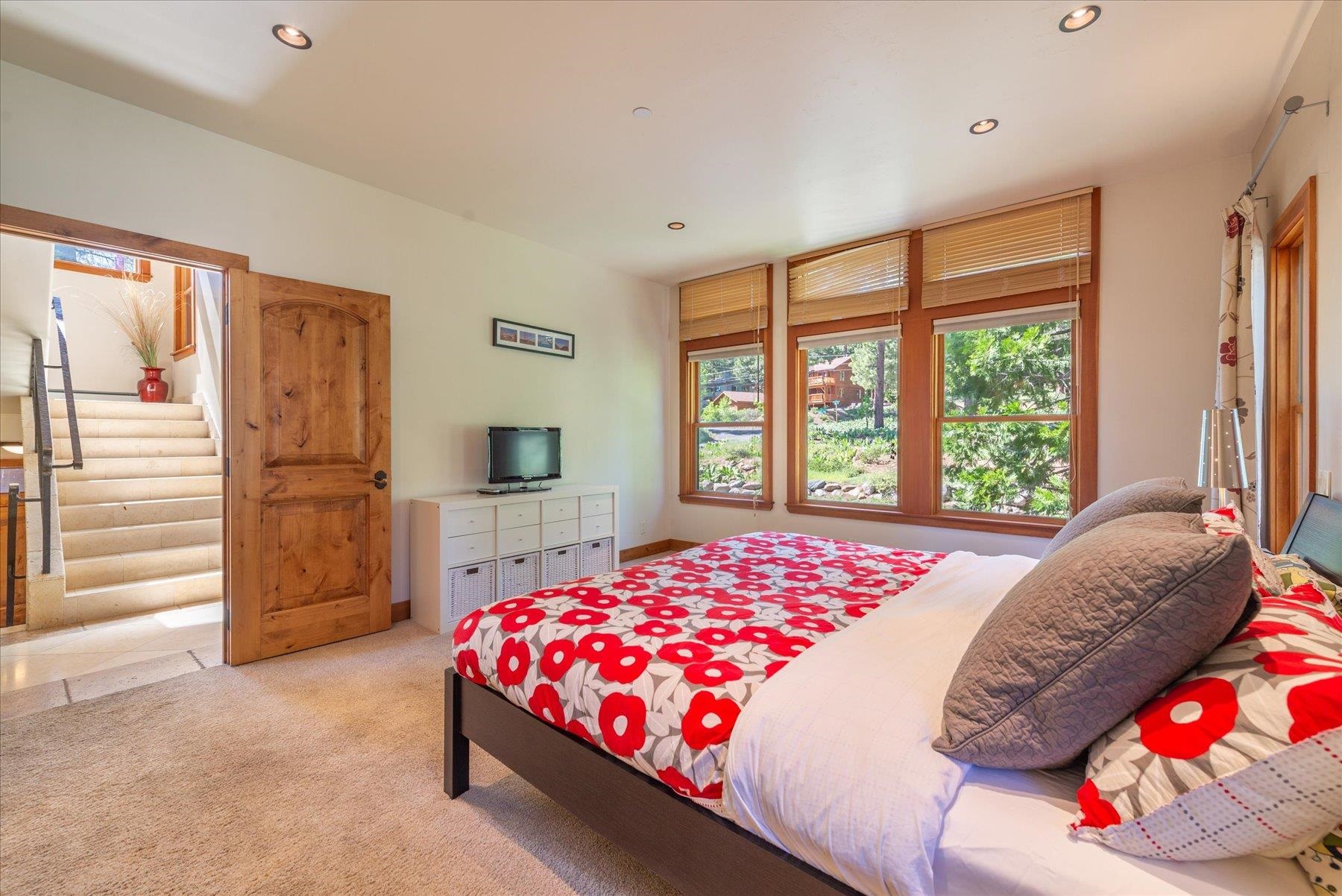 Kings Beach, California 96143, United States, 4 Bedrooms Bedrooms, ,3 BathroomsBathrooms,Residential,Active,10436