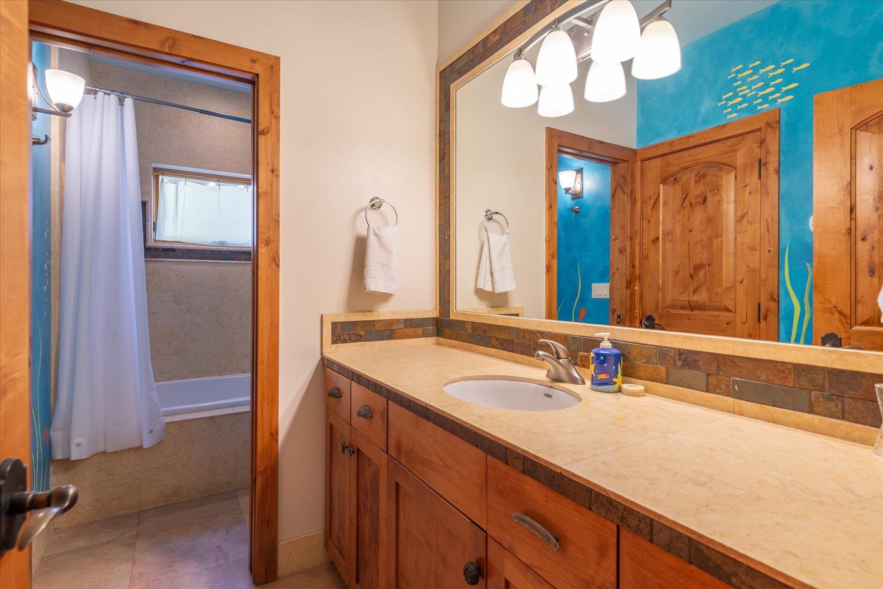 Kings Beach, California 96143, United States, 4 Bedrooms Bedrooms, ,3 BathroomsBathrooms,Residential,Active,10436