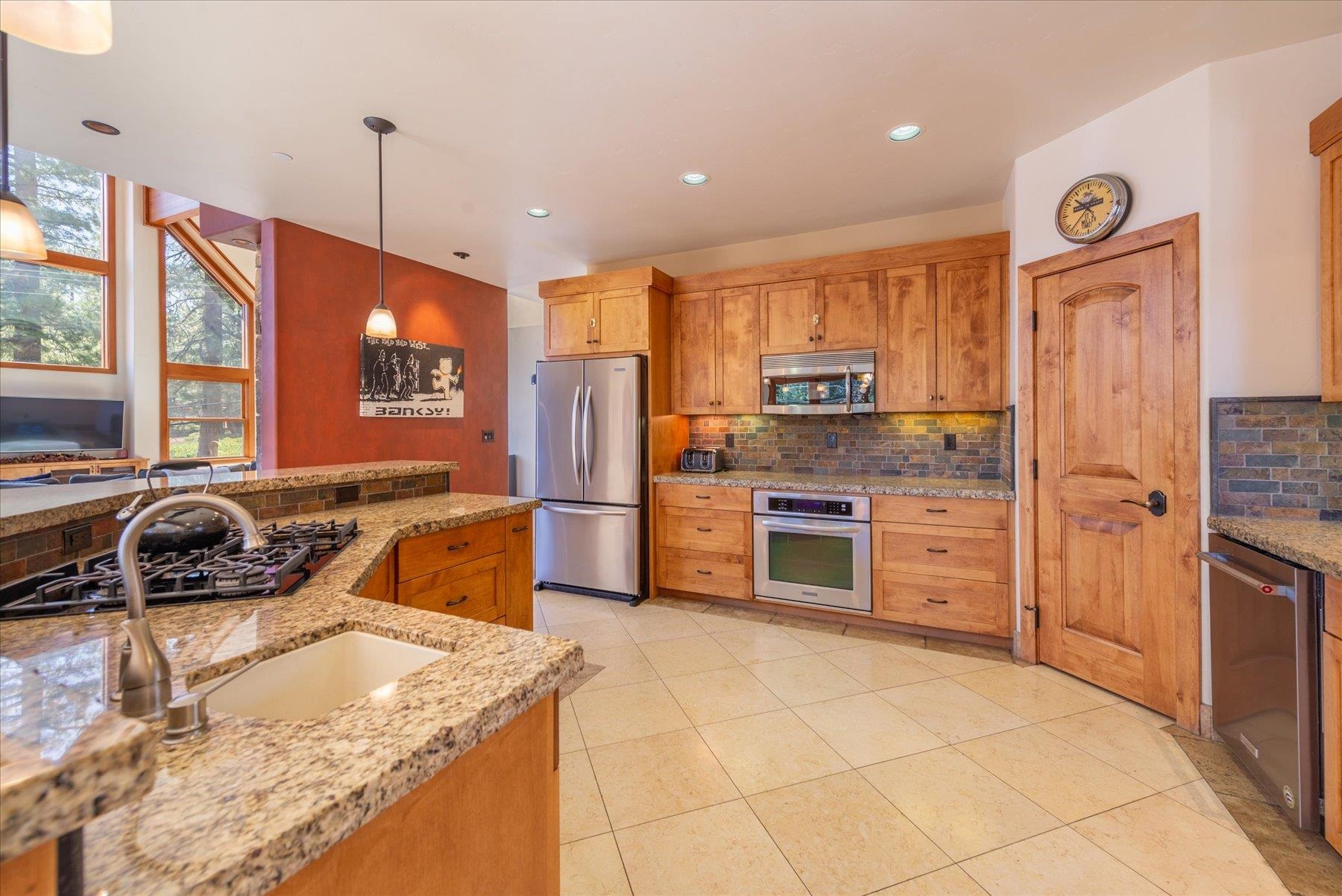 Kings Beach, California 96143, United States, 4 Bedrooms Bedrooms, ,3 BathroomsBathrooms,Residential,Active,10436