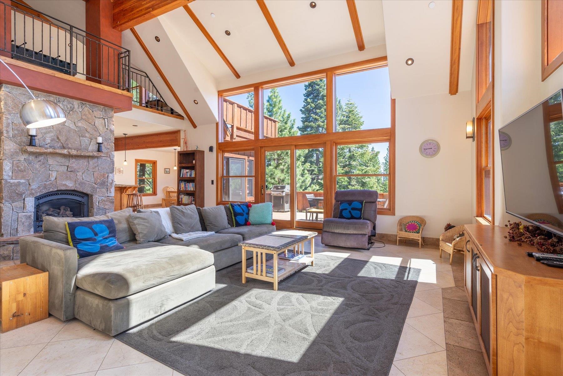 Kings Beach, California 96143, United States, 4 Bedrooms Bedrooms, ,3 BathroomsBathrooms,Residential,Active,10436