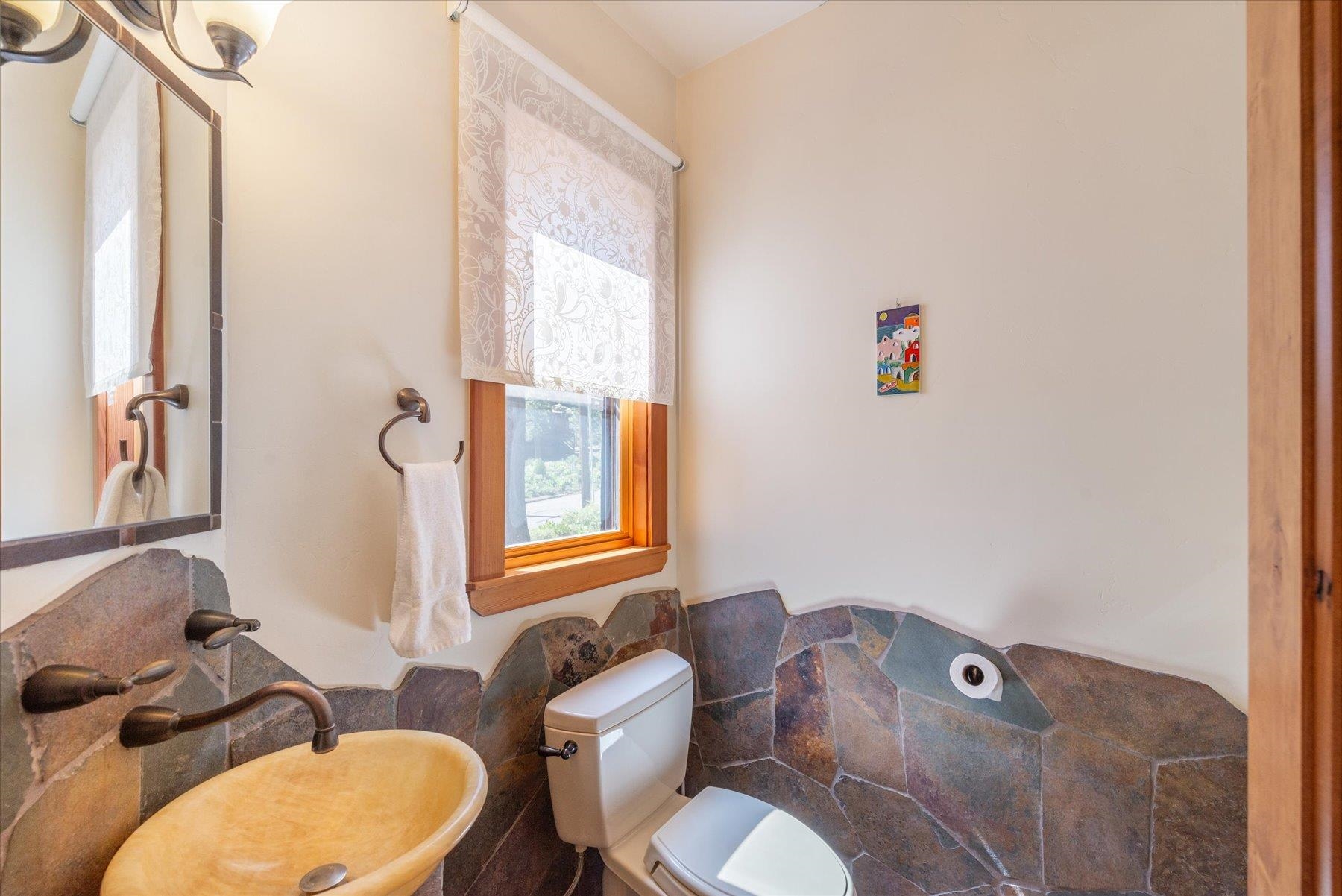 Kings Beach, California 96143, United States, 4 Bedrooms Bedrooms, ,3 BathroomsBathrooms,Residential,Active,10436