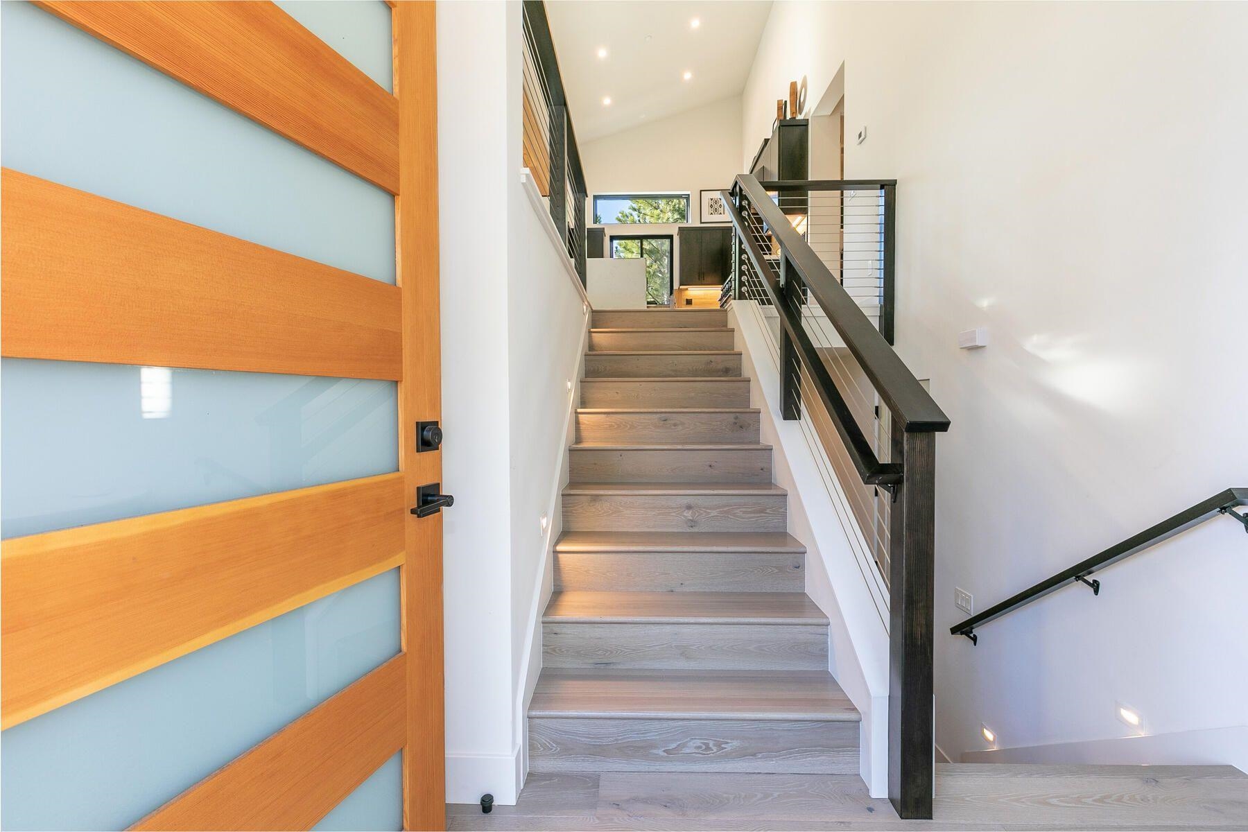 325 Woodridge Circle