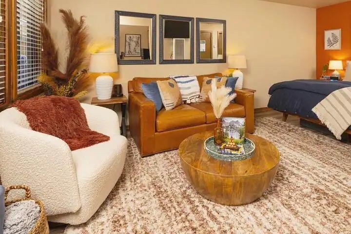 6844 North Lake Boulevard 5