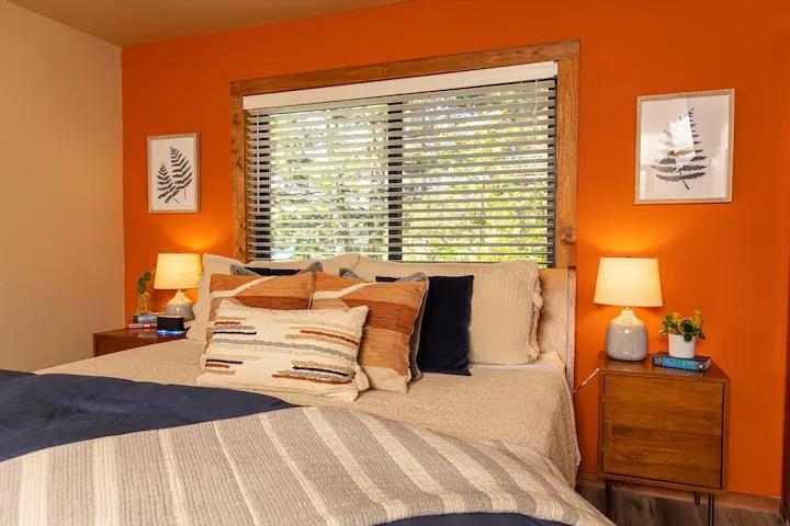 6844 North Lake Boulevard 5