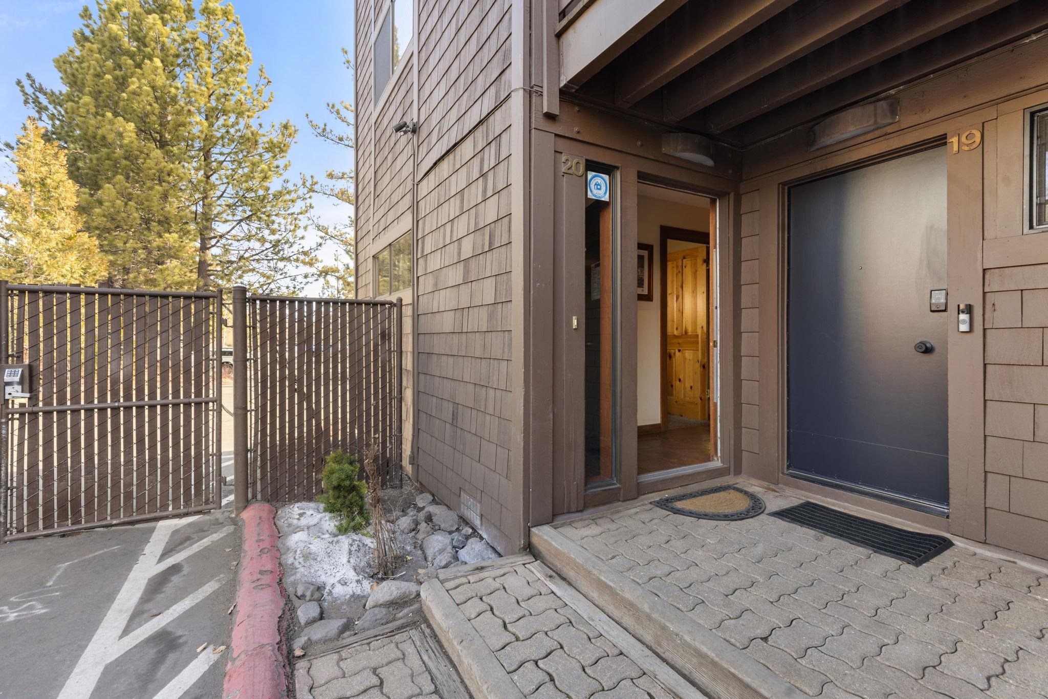 270 North Lake Boulevard 20