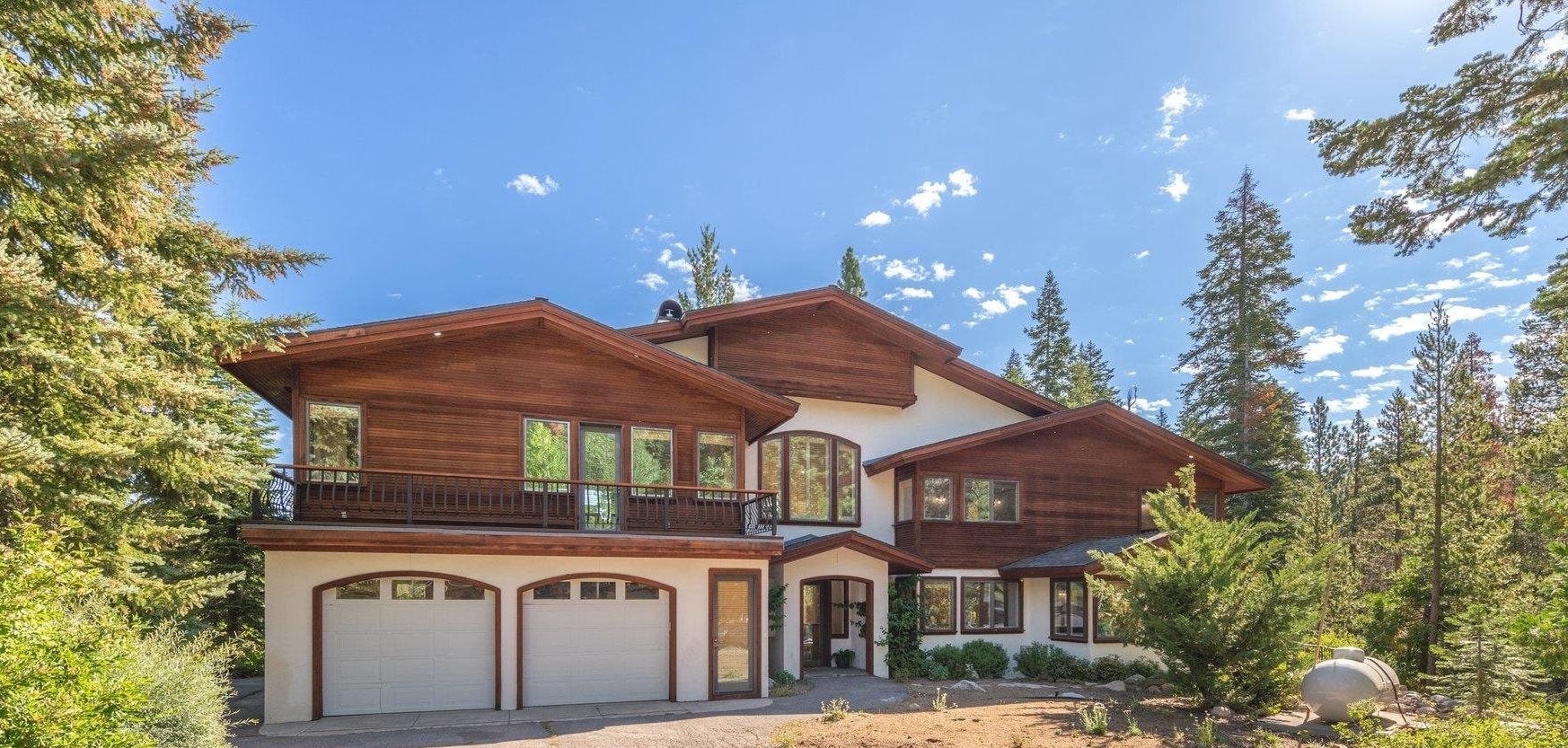 3126 Sierra Crest Court