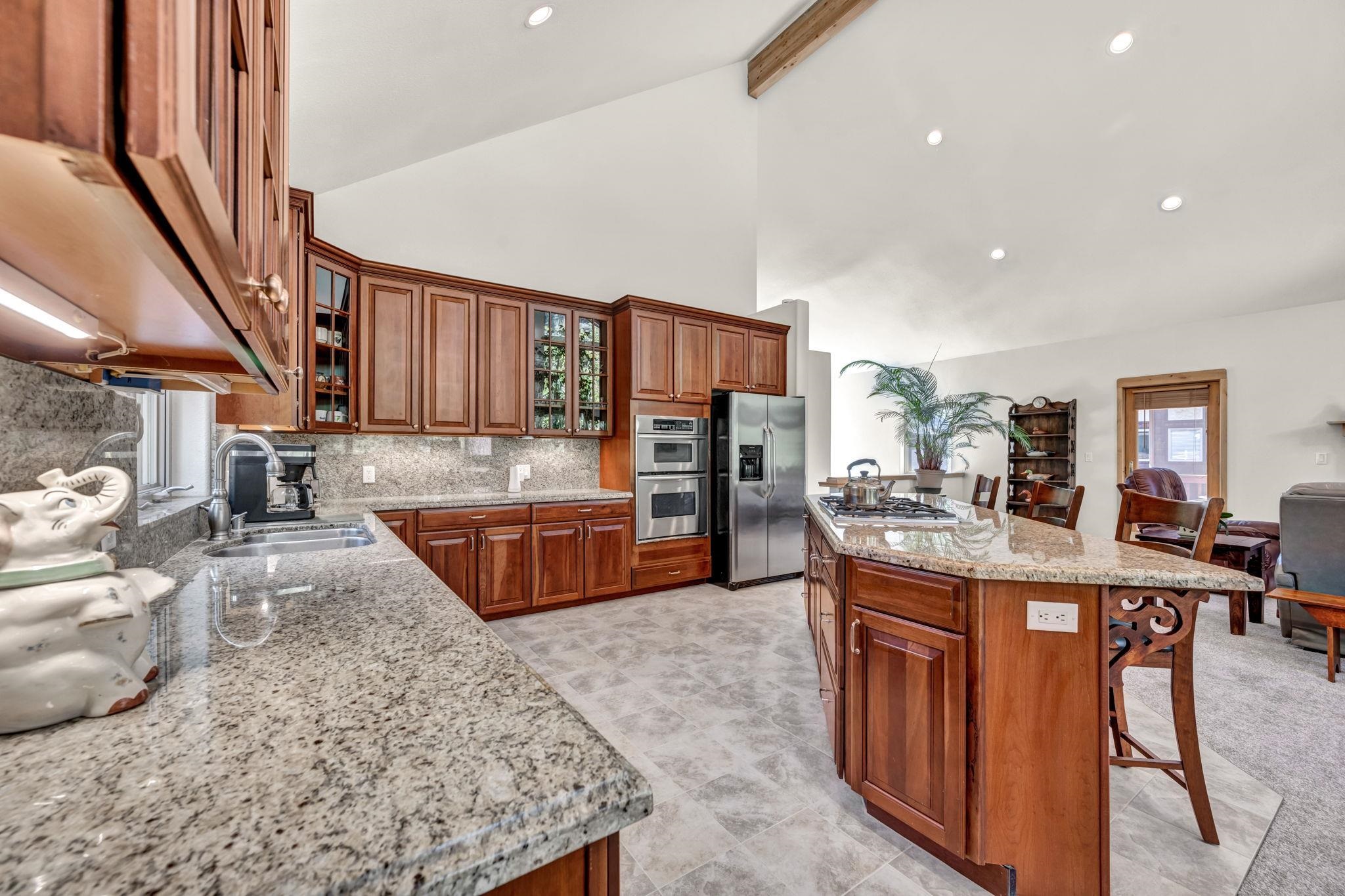 900 Southwood Boulevard 4