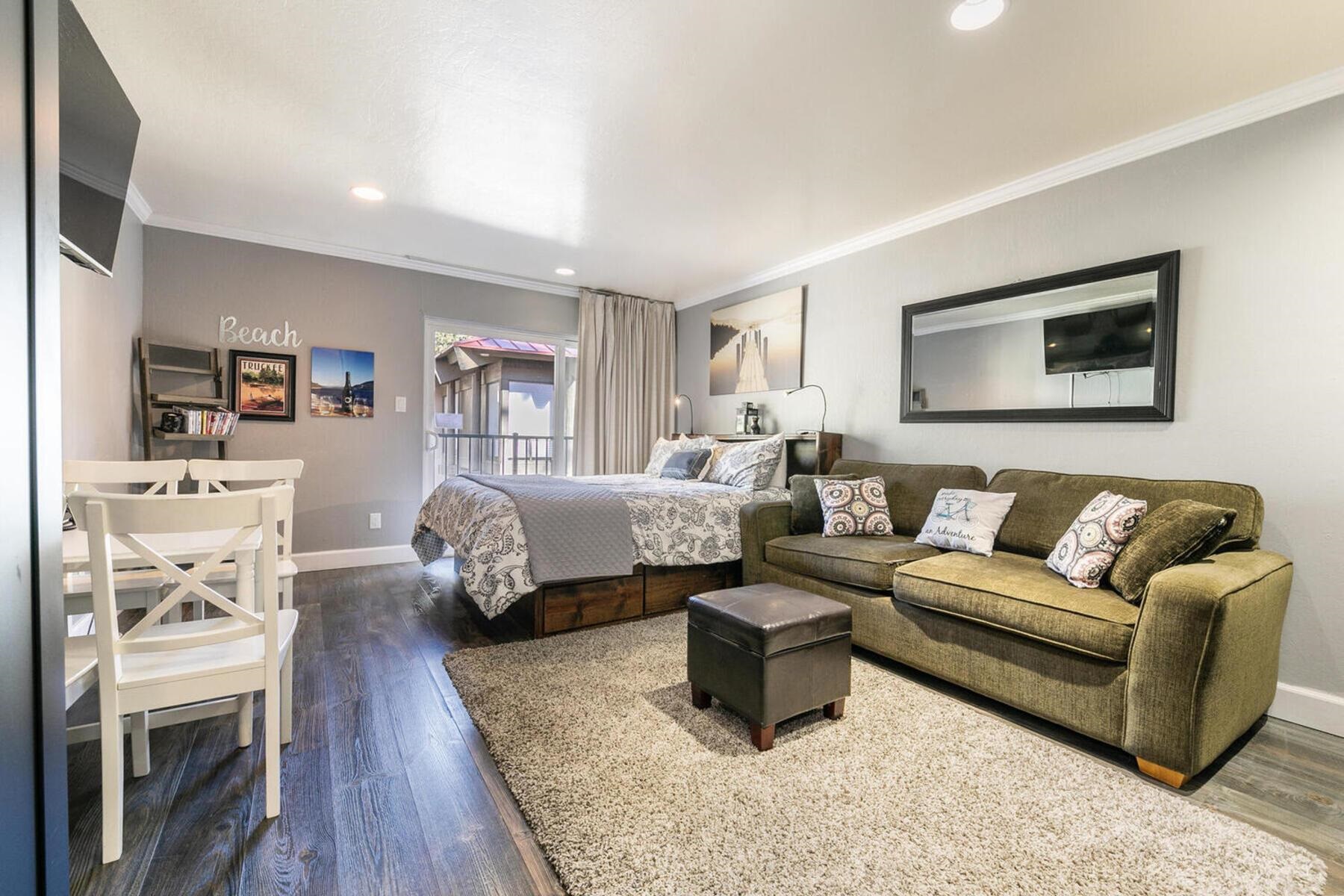 15775 Donner Pass Road 216