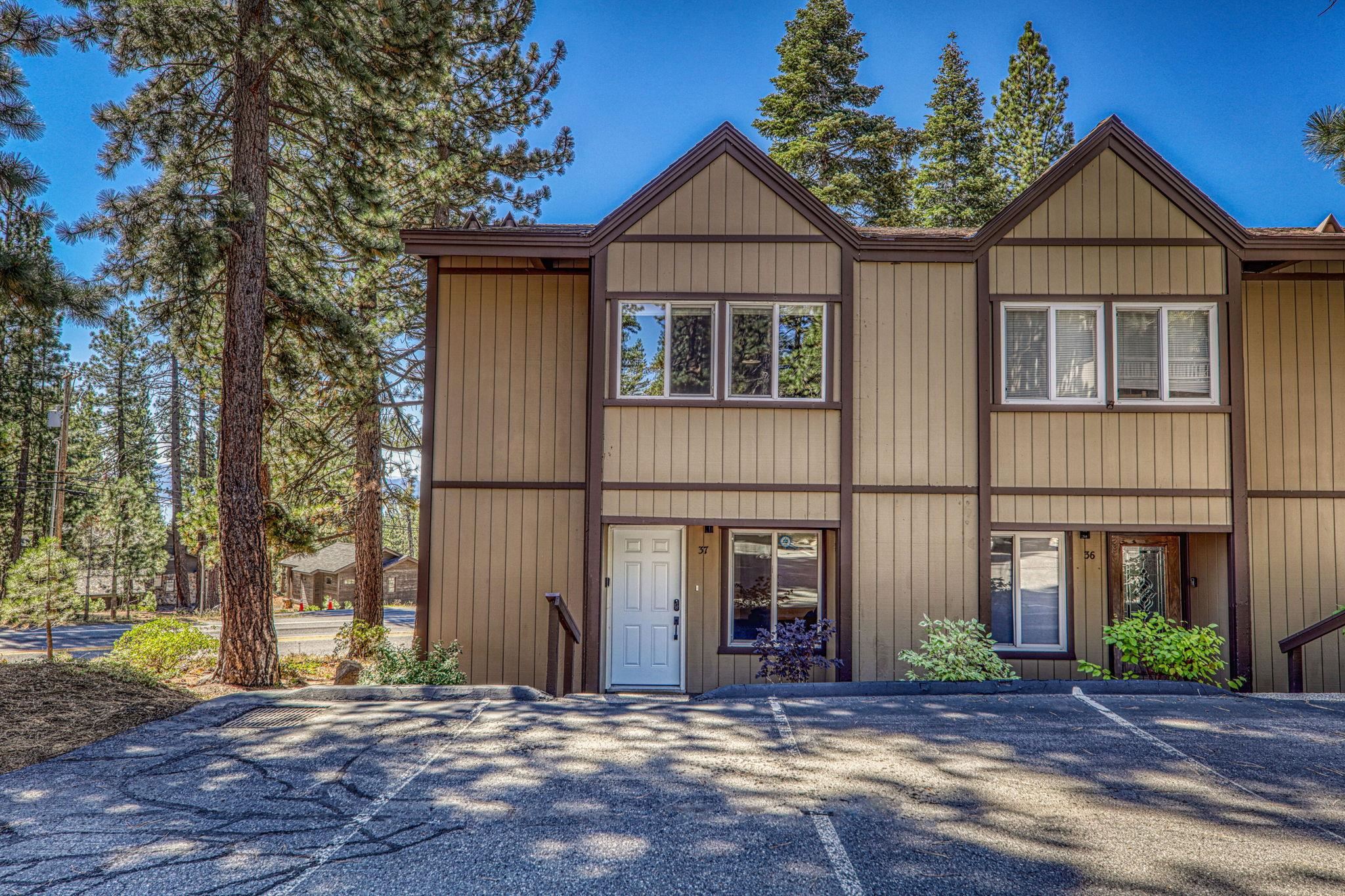 3115 North Lake Boulevard 37