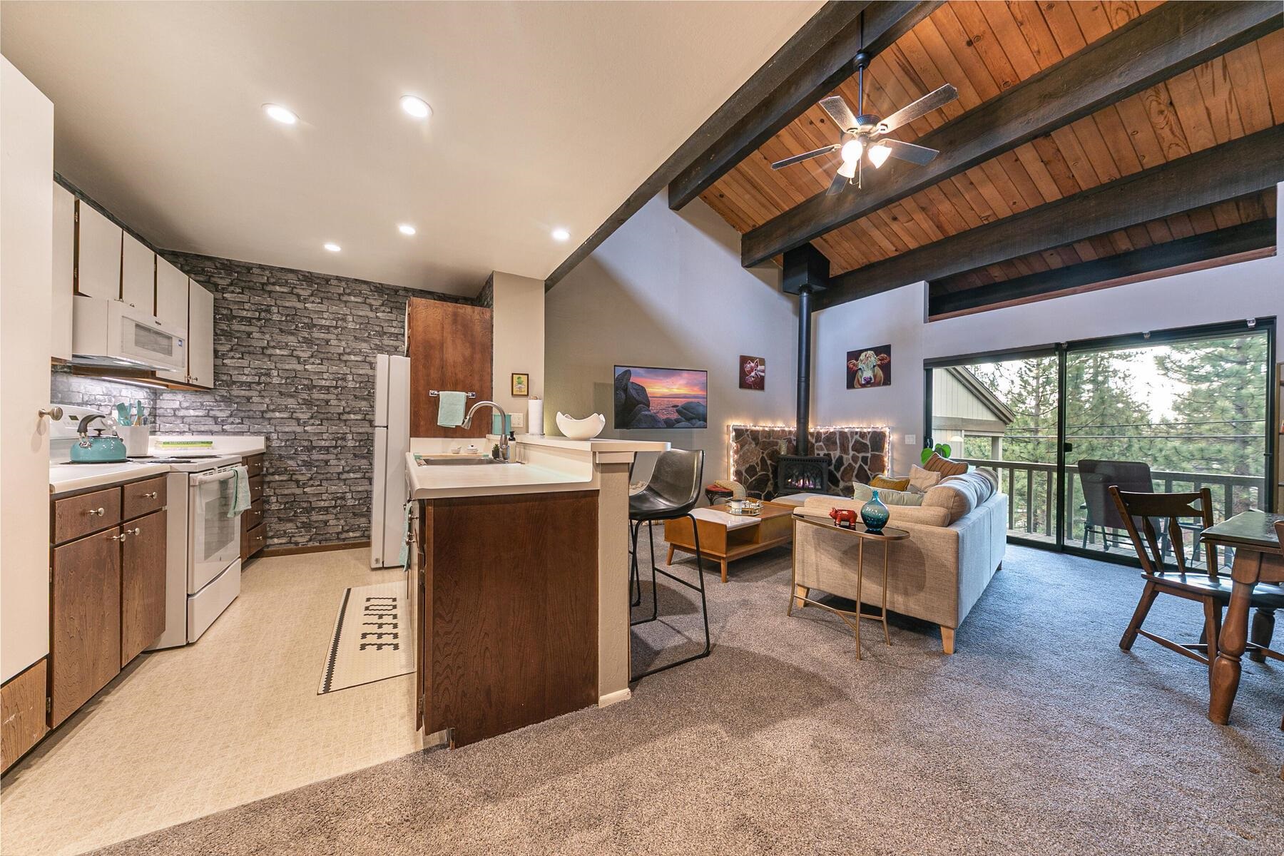 1001 Commonwealth Drive 78