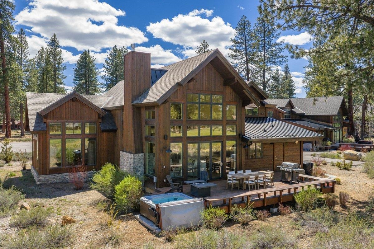11230 Sutters Trail