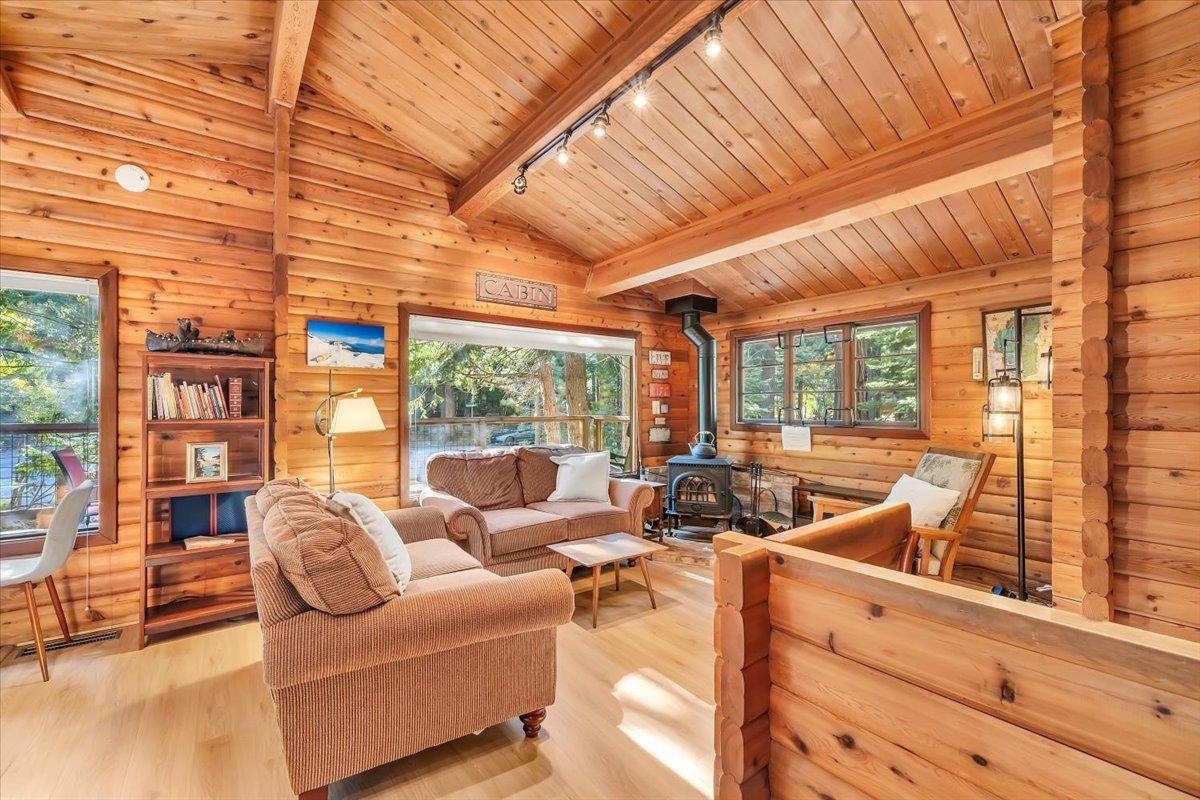 5520 Sacramento Avenue