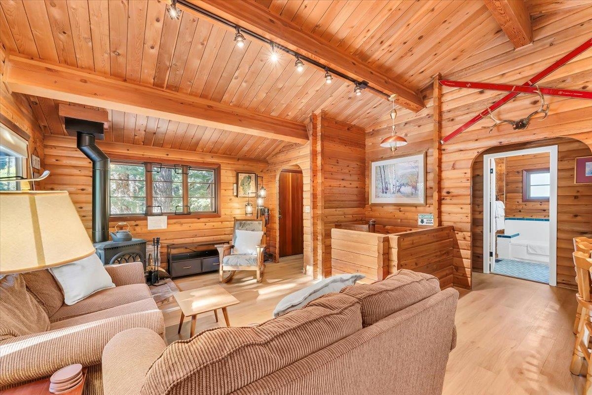 5520 Sacramento Avenue