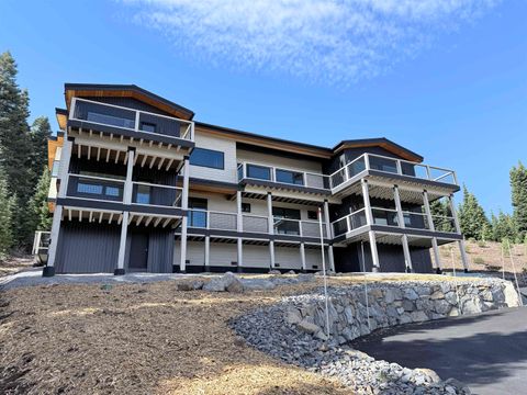 13094 Skislope Way Truckee CA 96161