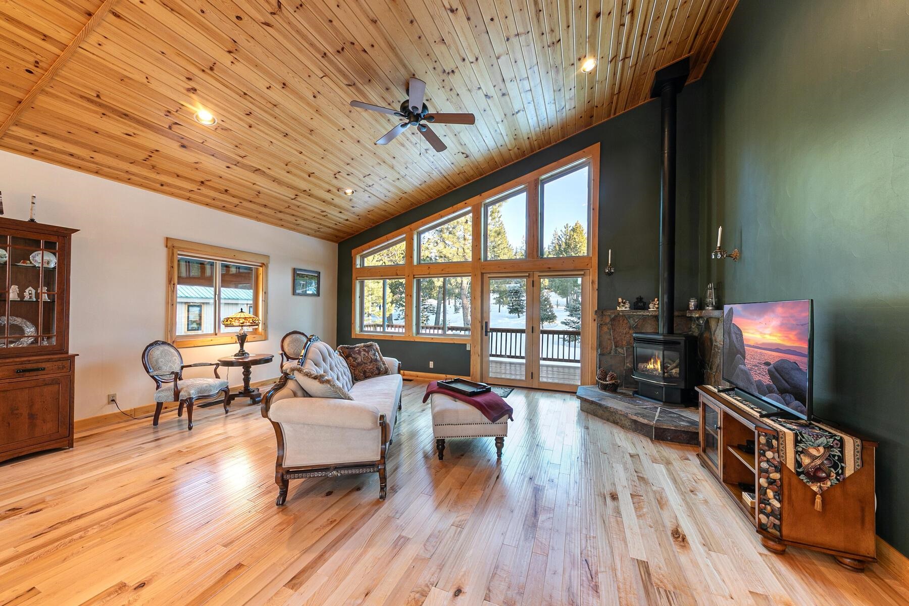 14106 Northwoods Boulevard