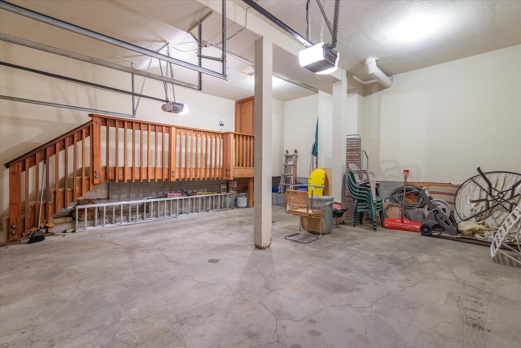 Truckee, California 96161, United States, 4 Bedrooms Bedrooms, ,5 BathroomsBathrooms,Residential,Active,10704