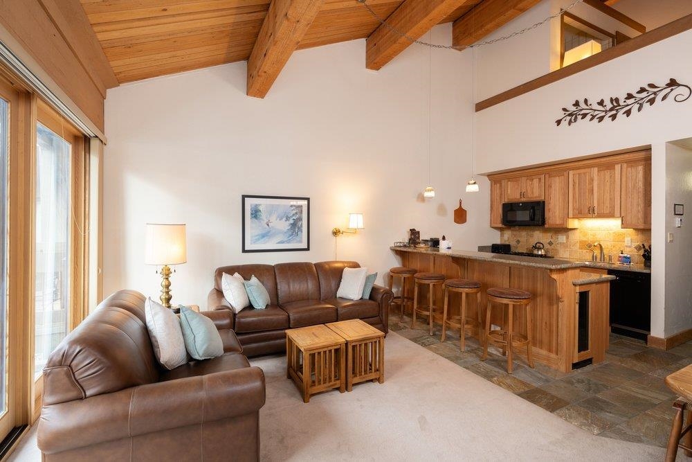 2000 North Village Drive 316