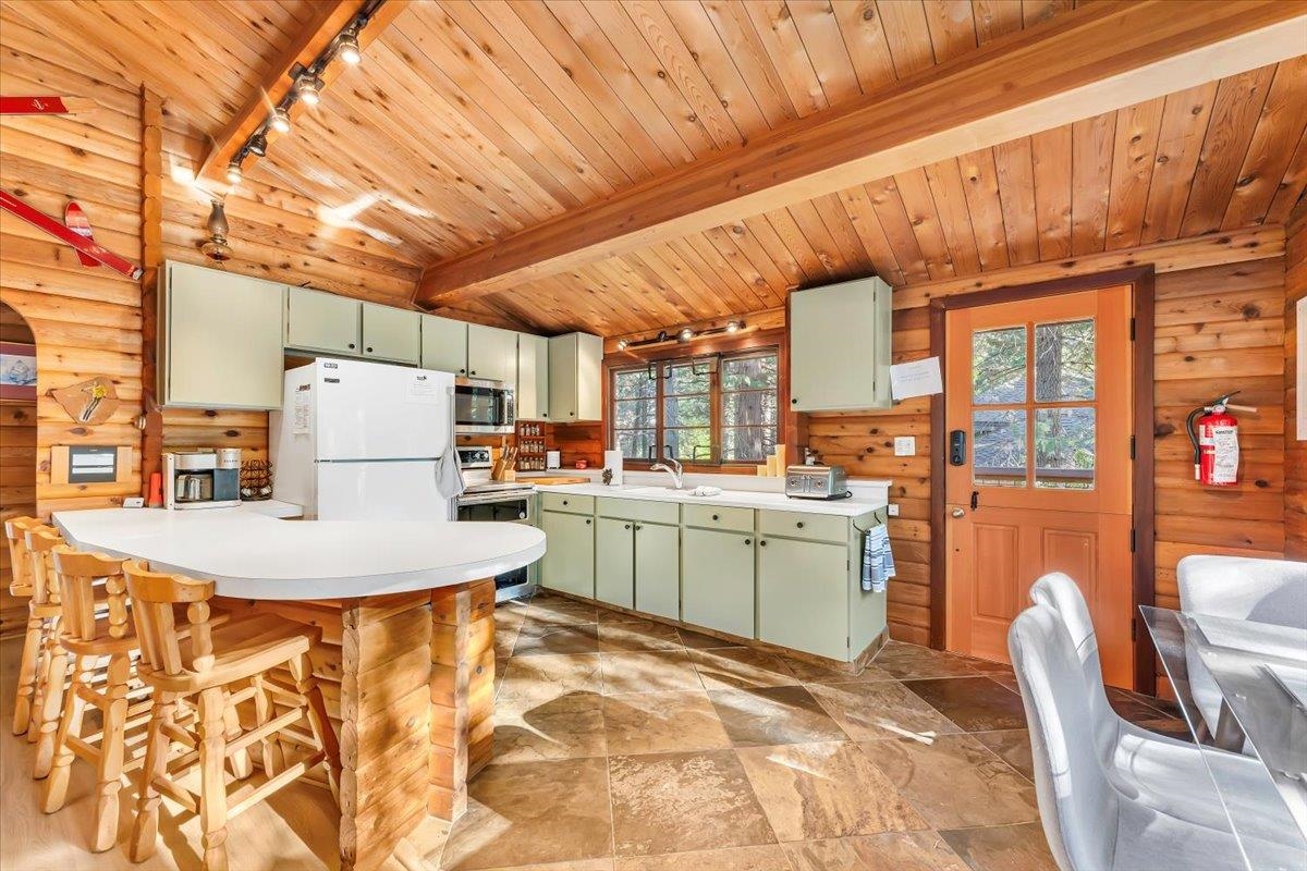 5520 Sacramento Avenue