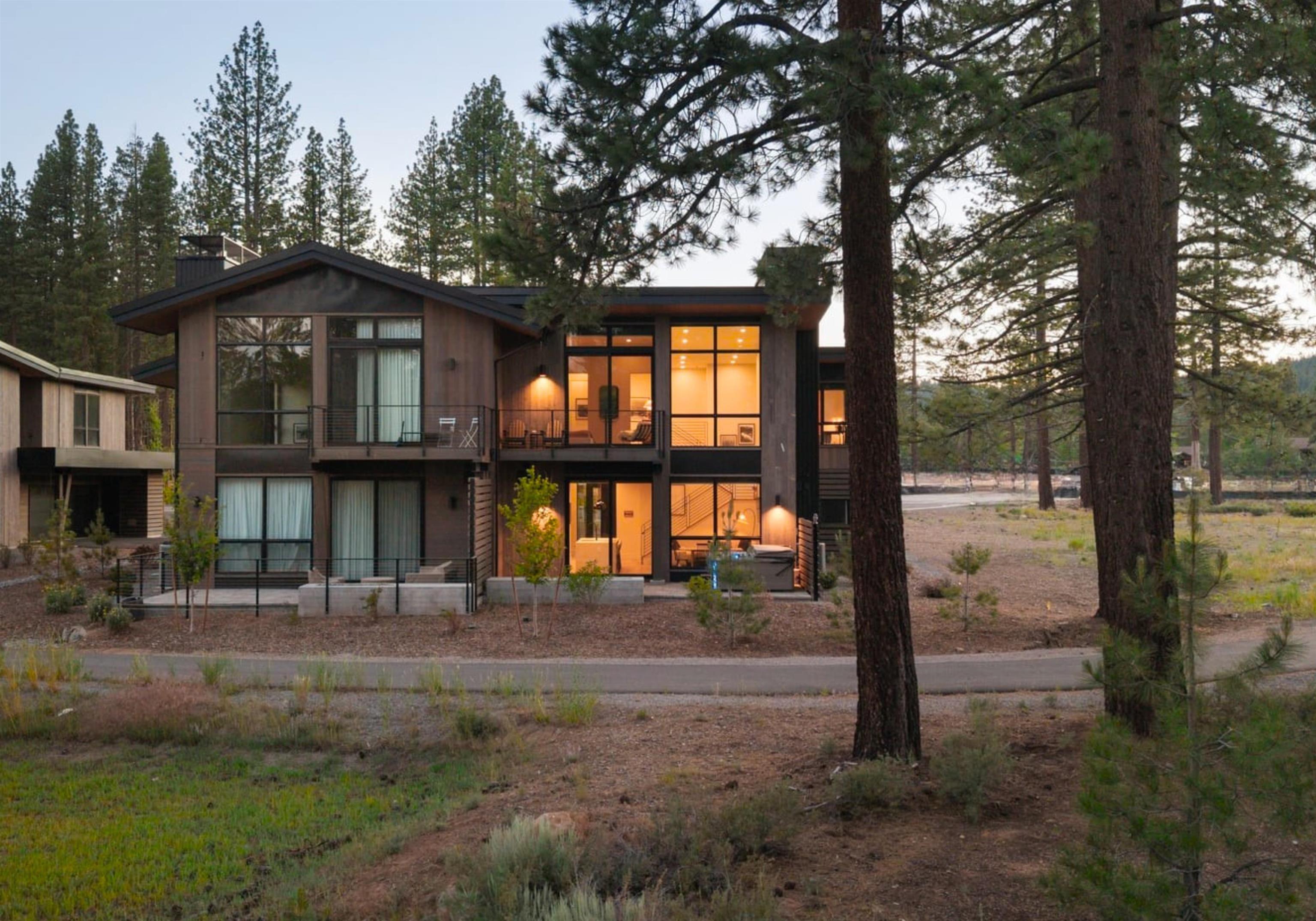 10131 Jakes Way