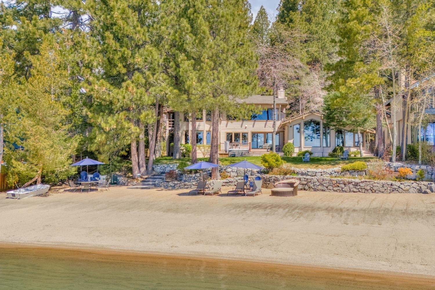 1011 Lakeshore Boulevard
