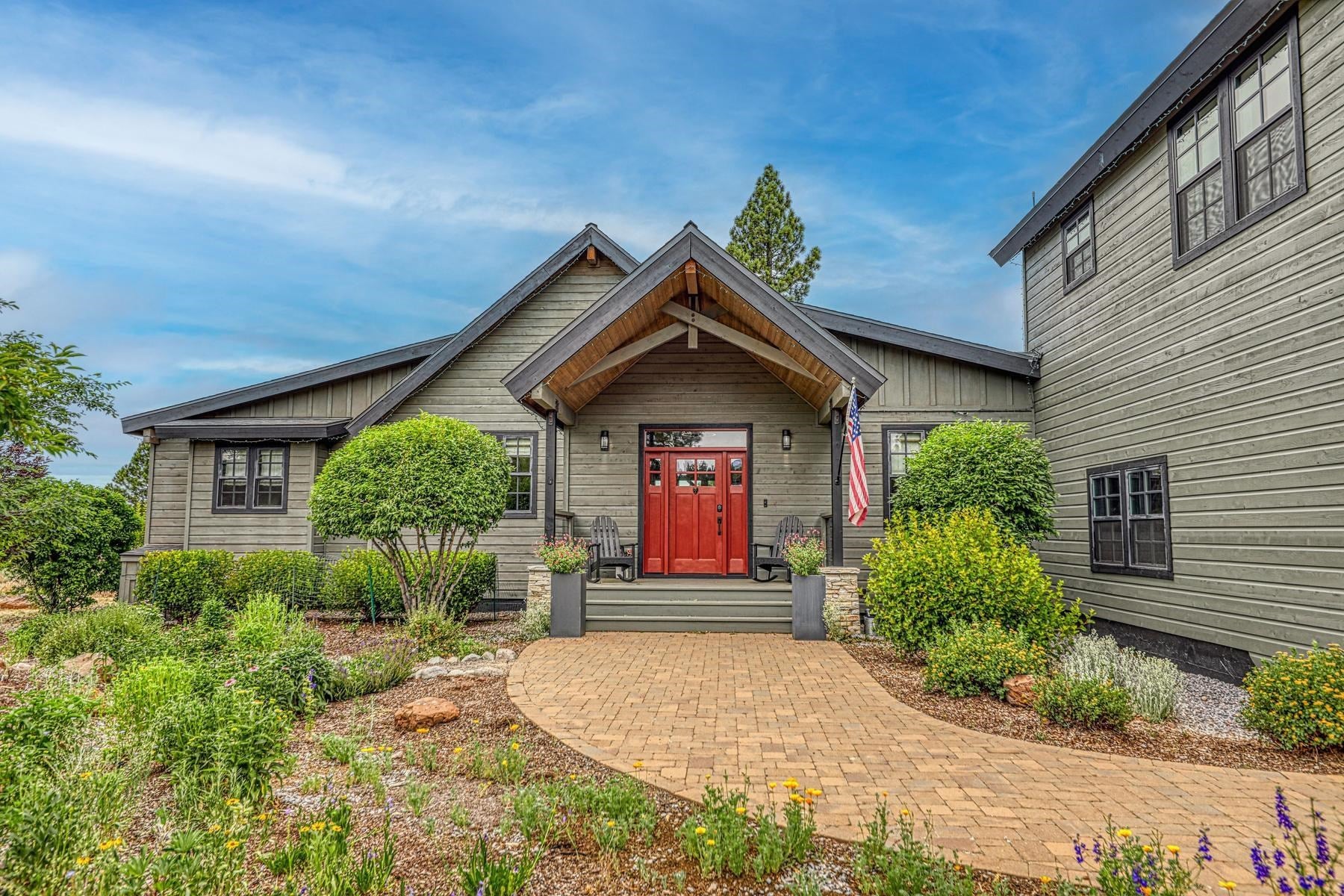 10590 Tudor Lane