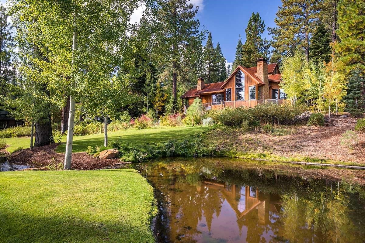 8625 Huntington Court