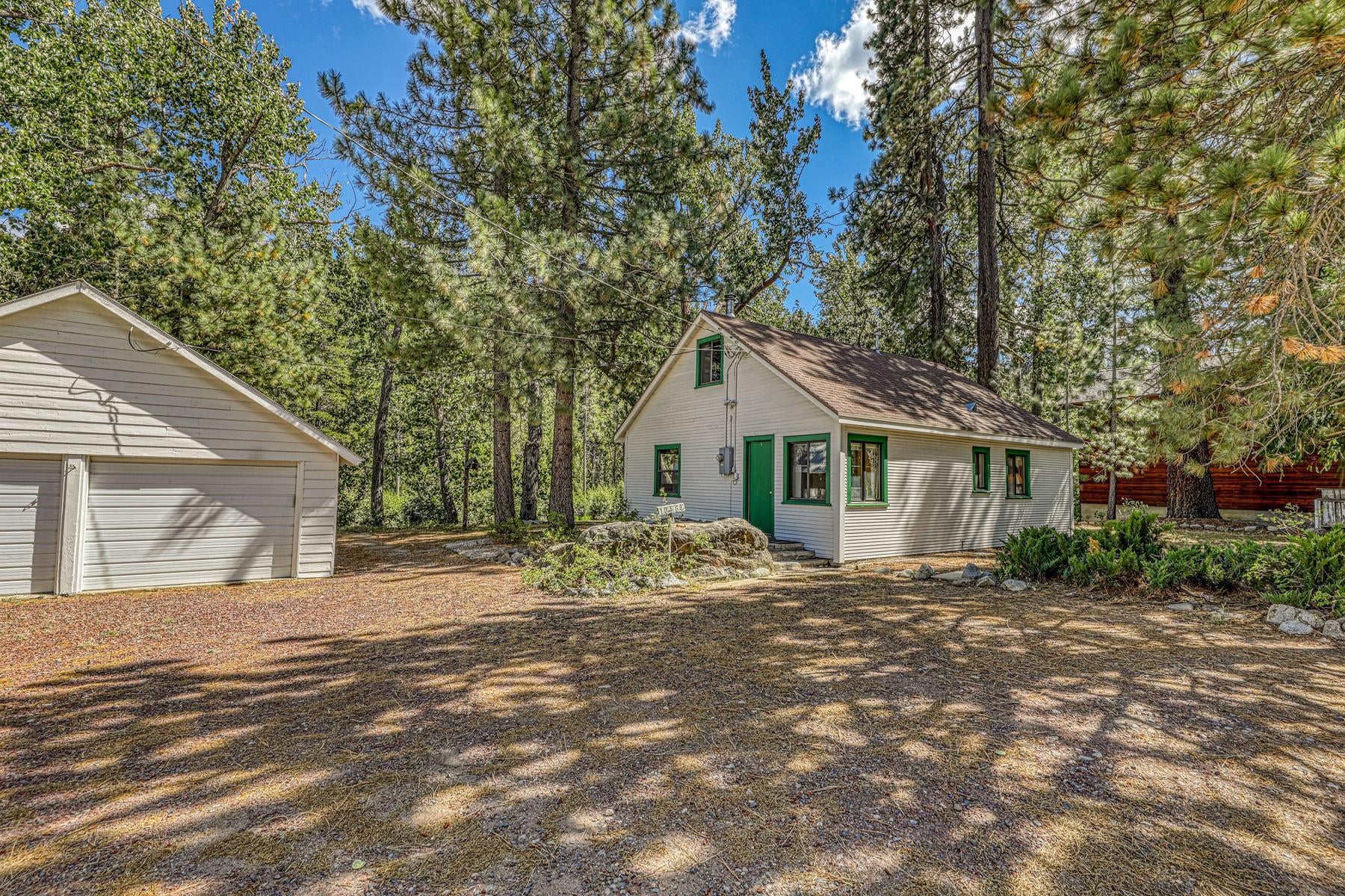 10584 Foxmead Lane