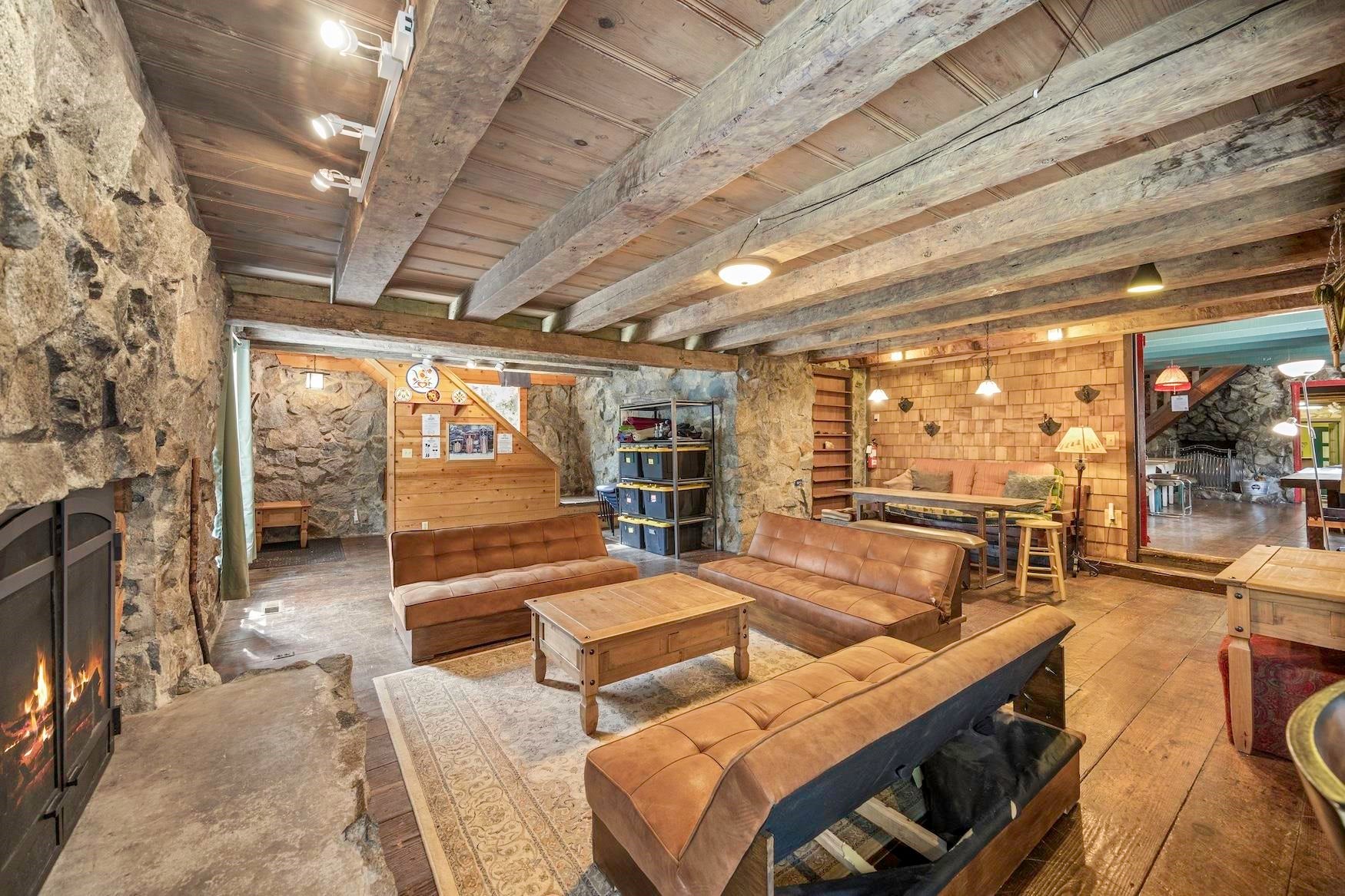 10111 Bunny Hill Road