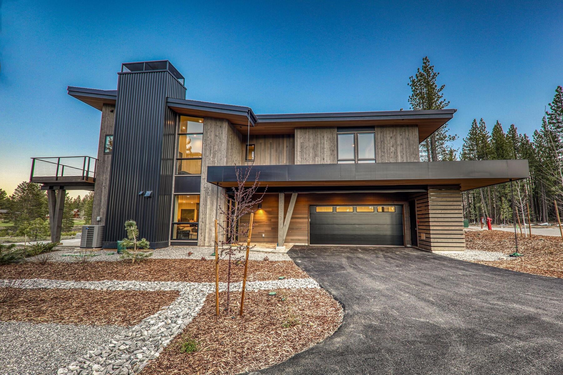 10117 Jakes Way