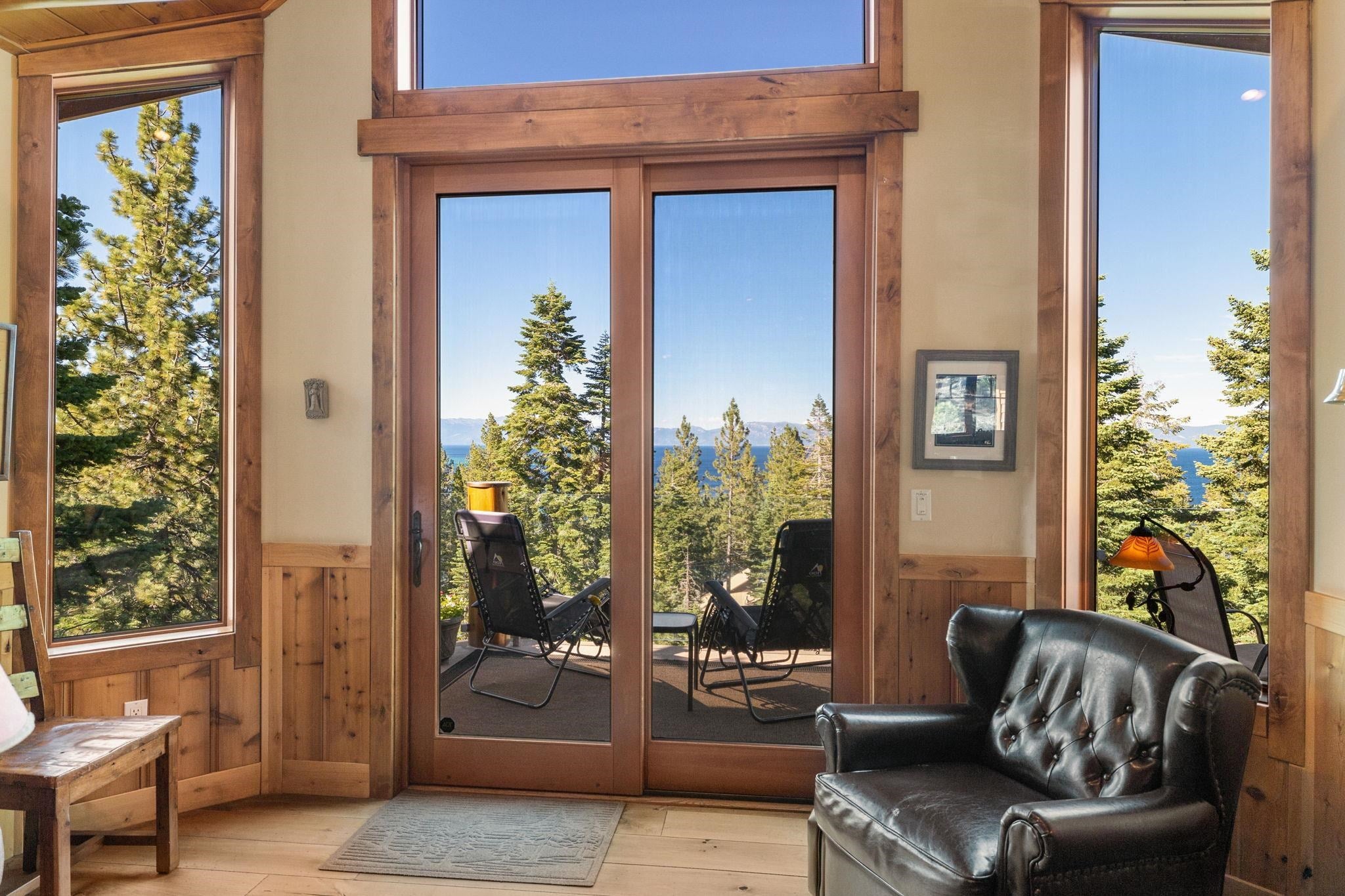 385 Lakeview Drive