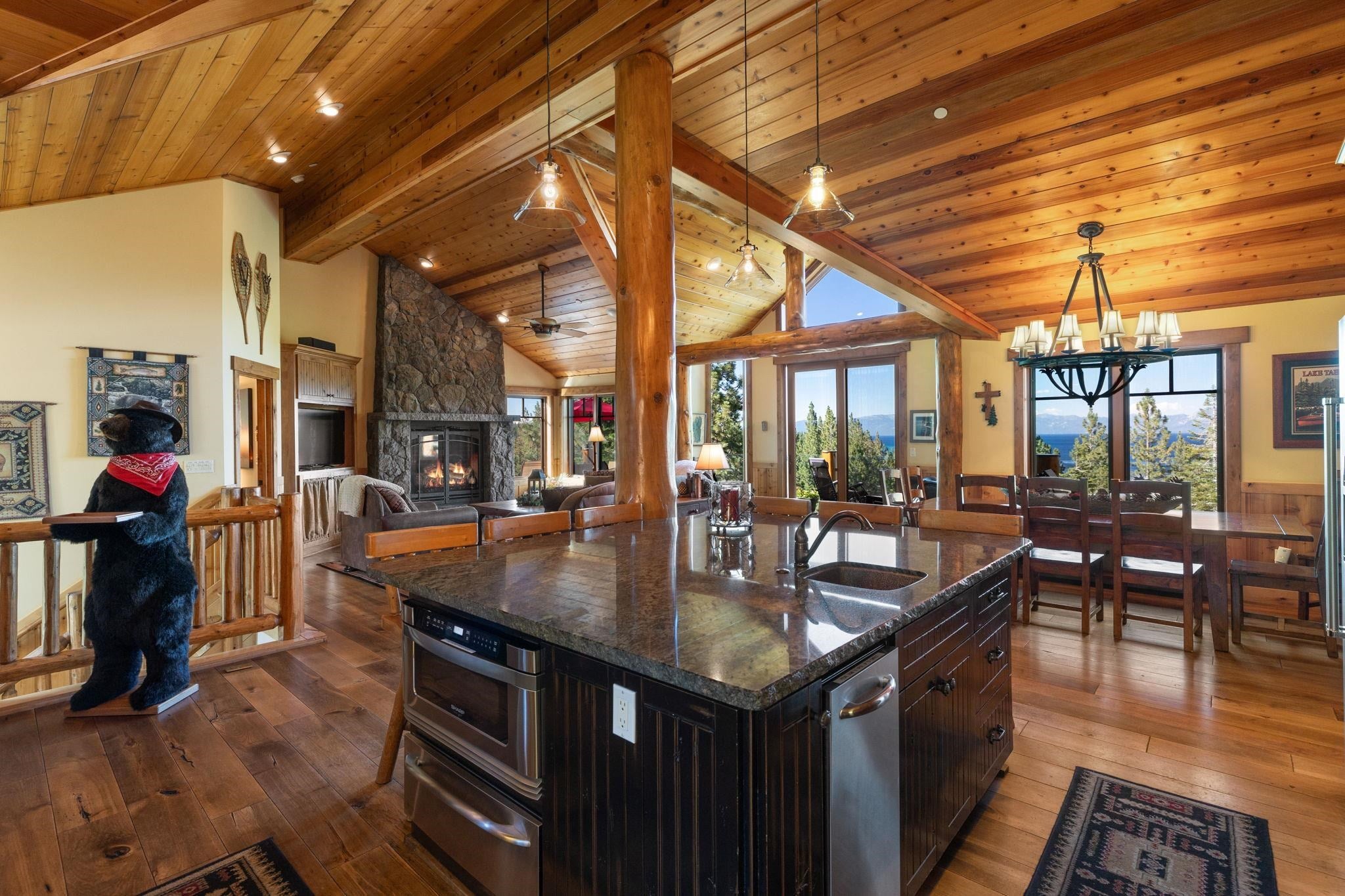 385 Lakeview Drive