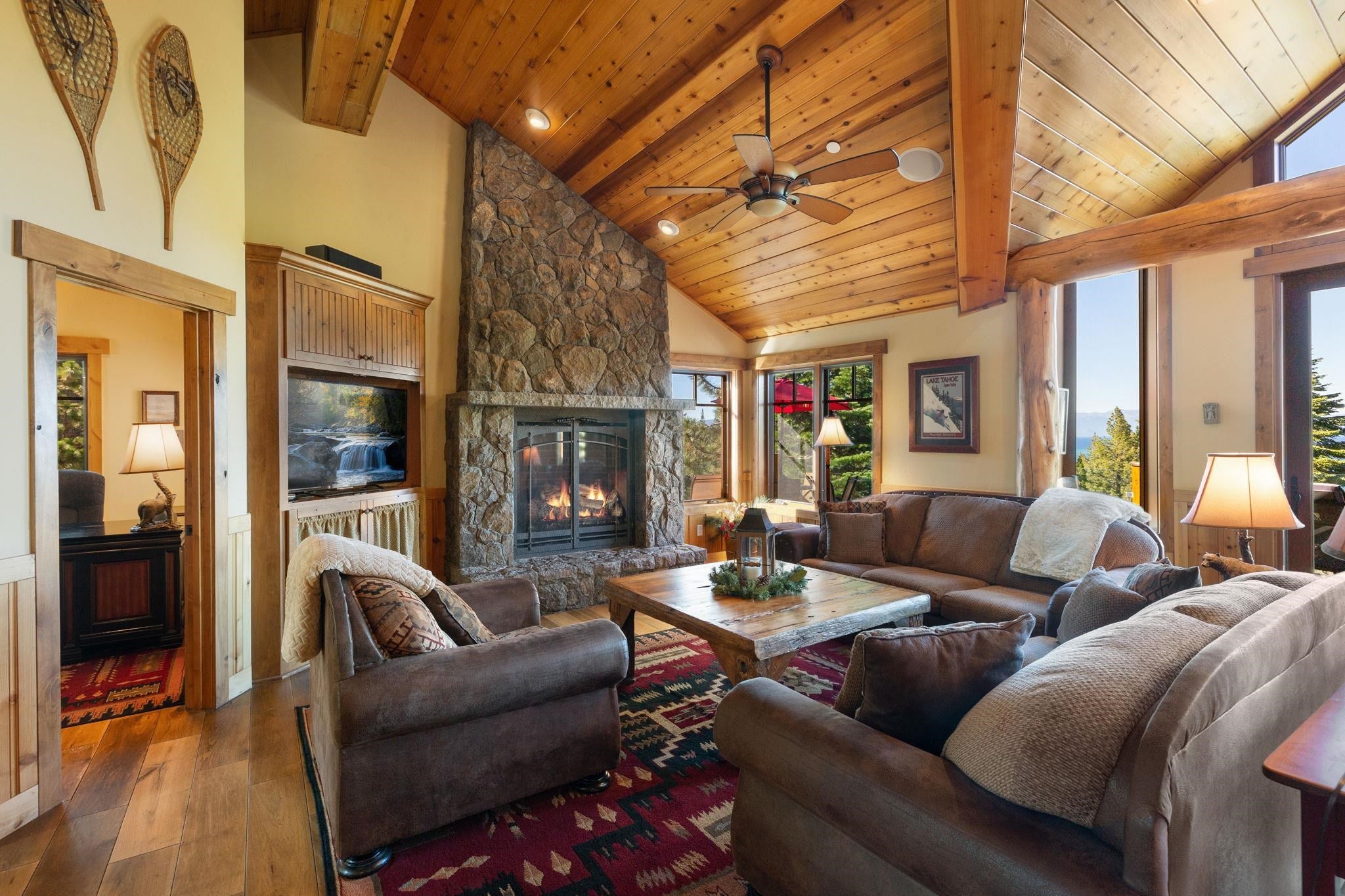 385 Lakeview Drive