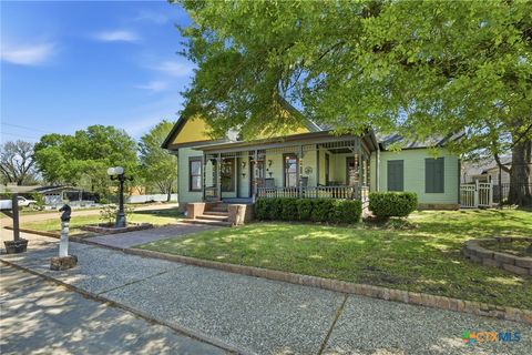 Photo of 703 W Buck Street, Caldwell, TX 77836 (MLS # 608392)
