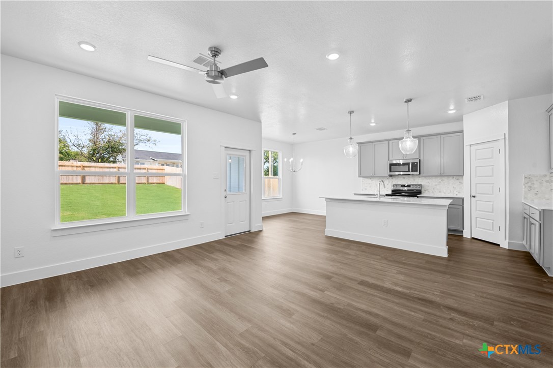 1112 Peppermint Drive