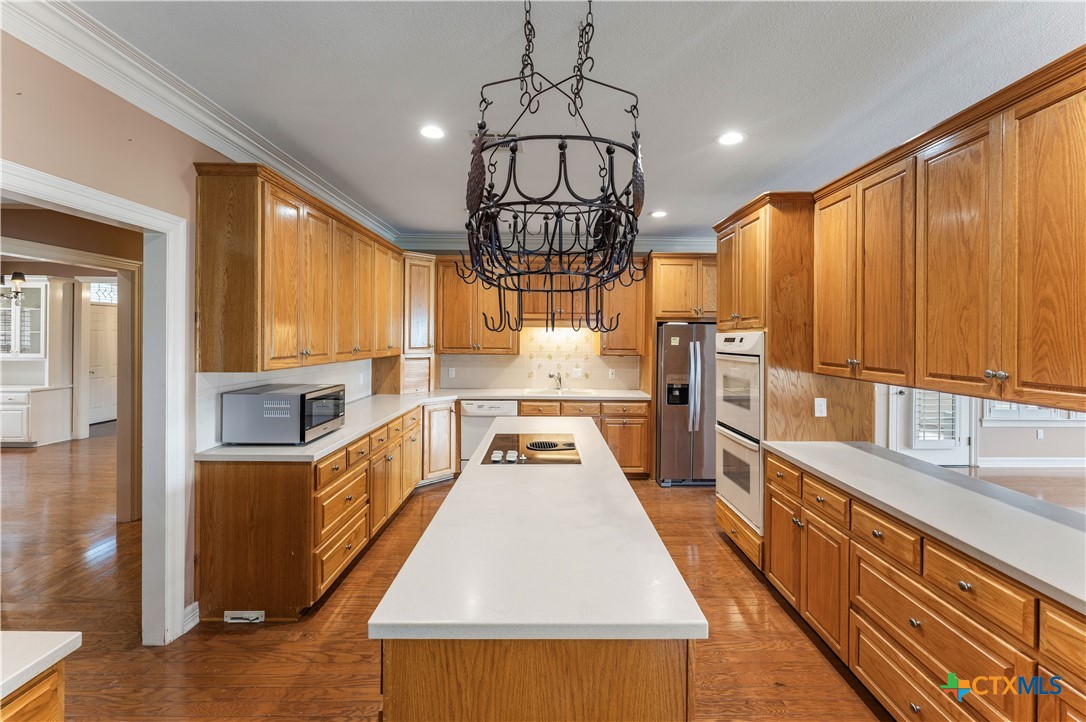 3421 Chisholm Trail