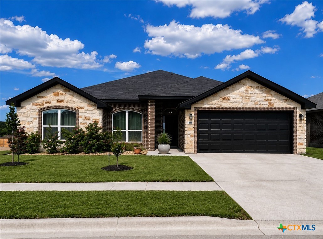 Photo 1 of 17 — 211 Fawn Ridge Drive, Copperas Cove, TX 76522