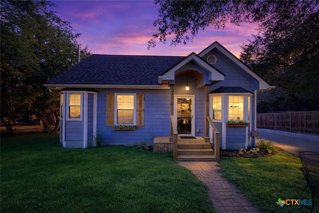 Photo of 205 Woodridge, Canyon Lake, TX 78133 (MLS # 604219)