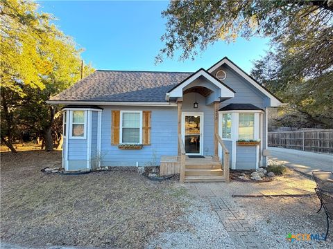 205 Woodridge Canyon Lake TX 78133