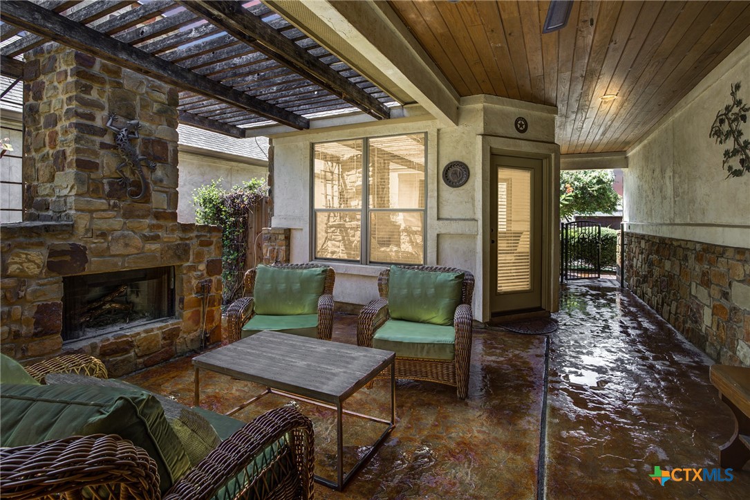 1222 Gruene Vine Court