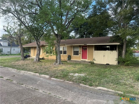 Photo of 901 N Cameron Street, Victoria, TX 77901 (MLS # 627517)