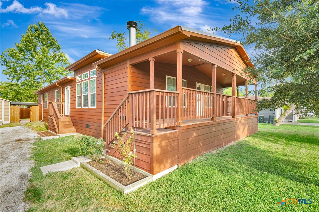 Photo 1 of 48 — 606 N Glendale Street, Hallettsville, TX 77964