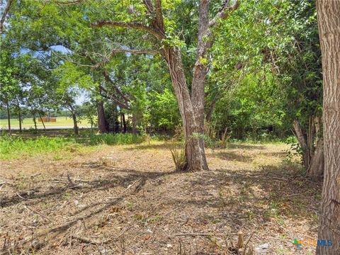 Photo of 1140 N Hackberry Avenue, Luling, TX 78648 (MLS # 598844)