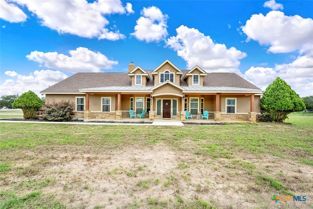 Photo of 300 Rose Meadow Drive, La Vernia, TX 78121 (MLS # 616835)