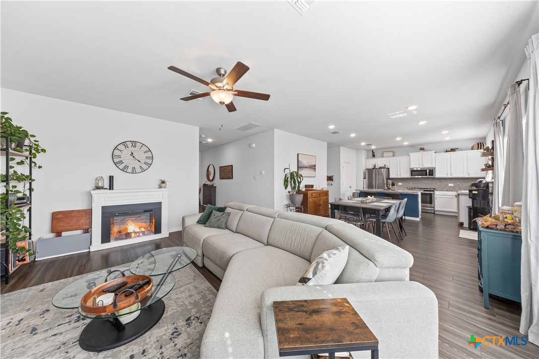 1427 Paddle Creek Lane