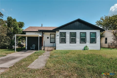 Photo of 1804 E Guadalupe Street, Victoria, TX 77901 (MLS # 627052)