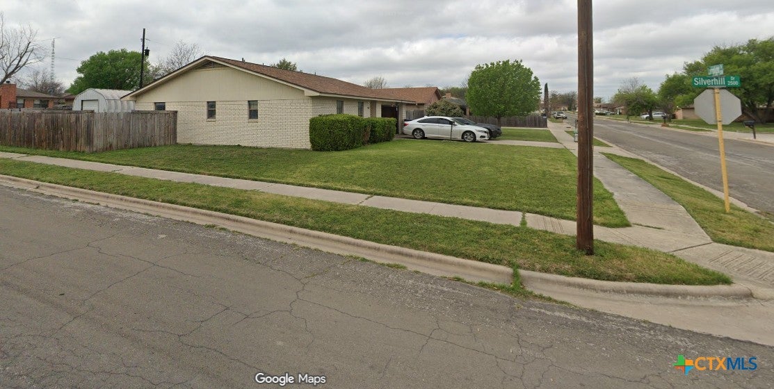 2212 Lamplight Drive