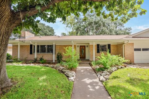104 Warwick Glen Street Victoria TX 77904