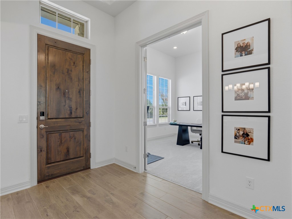 1404 Roxburg Way